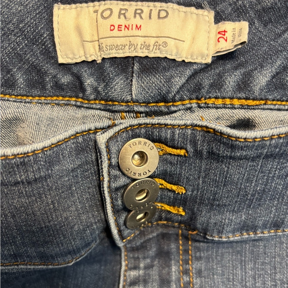 Torrid Super Denim Jegging Crop Button Fly Blue Jeans Women’s Size 24 - Picture 5 of 7